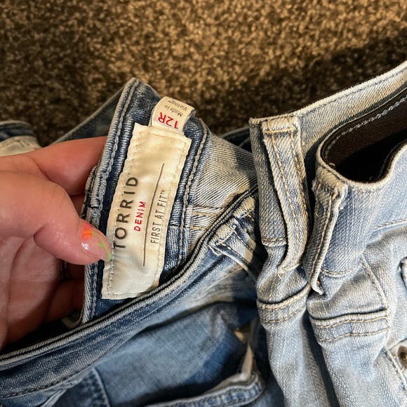 9 pairs of torrid jeans size 12 - Picture 5 of 10